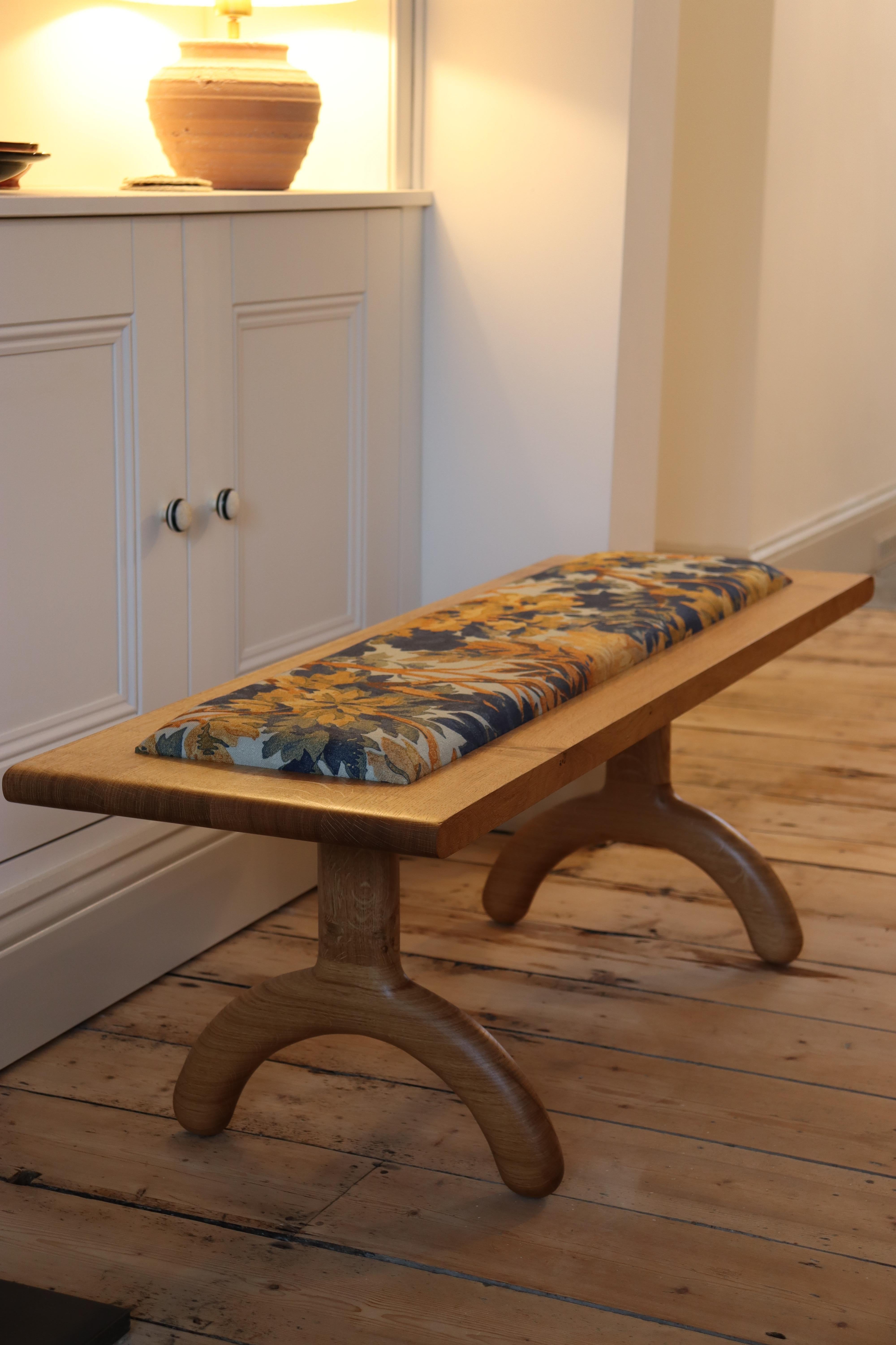 Sunday Bench aus Eiche und Boucle, lange Version (Bouclé) im Angebot