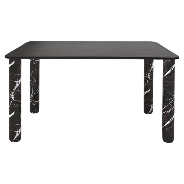 Table de repas du dimanche Plateau en bois teinté noir Pieds en marbre noir Par La Chance