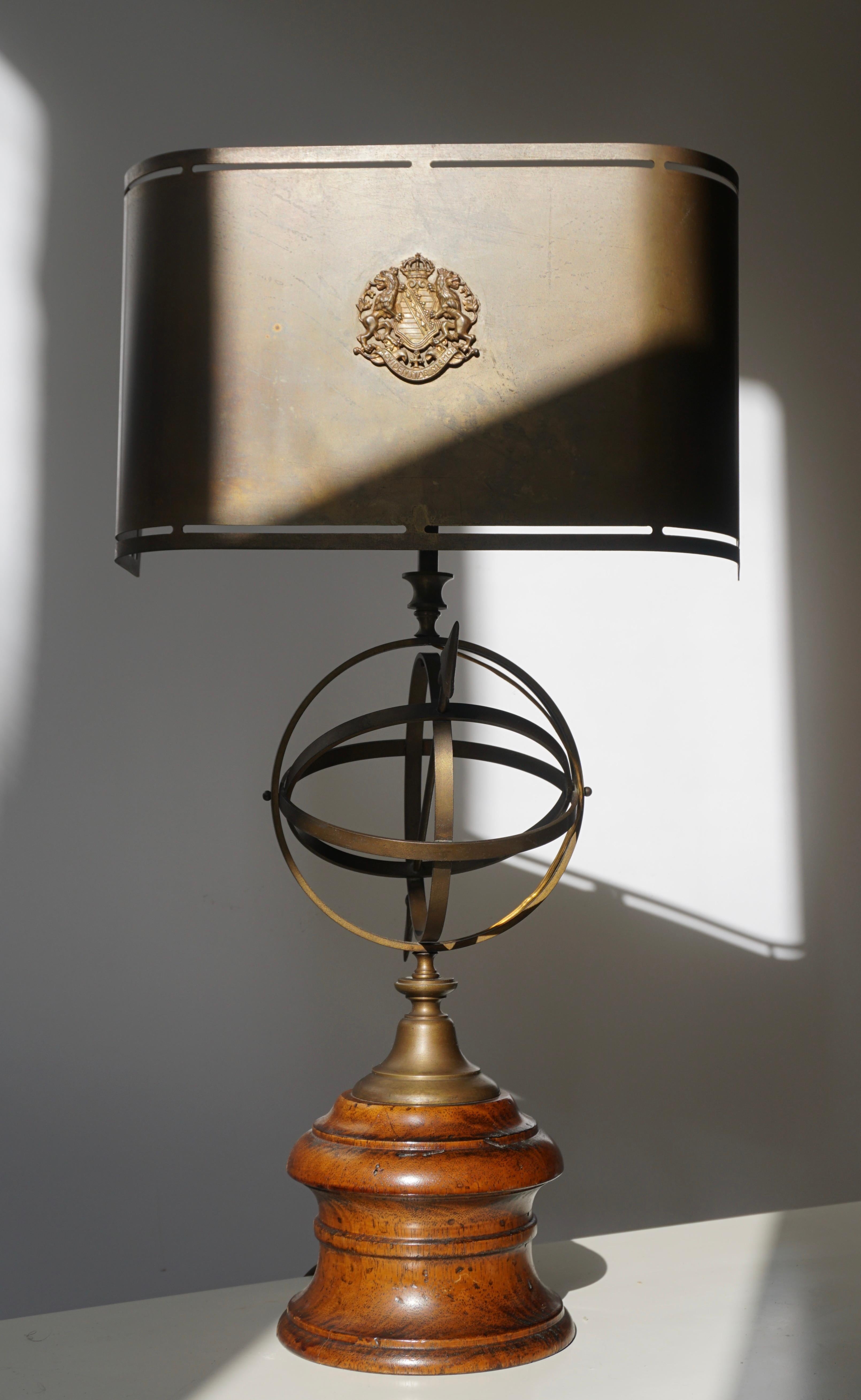 Sundial Table Lamp in Patinated Brass on Wooden Base For Sale 1