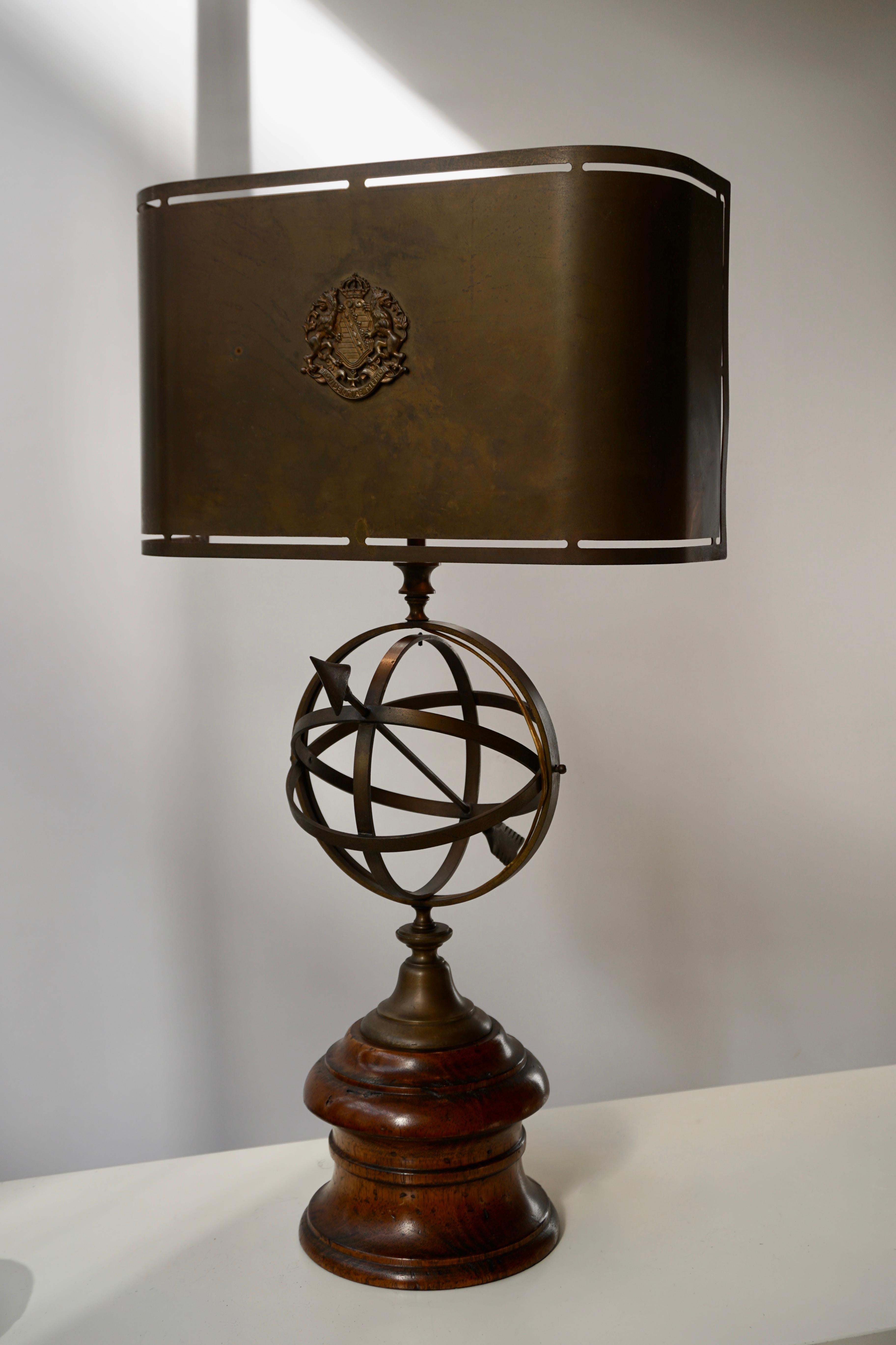 Sundial Table Lamp in Patinated Brass on Wooden Base For Sale 2