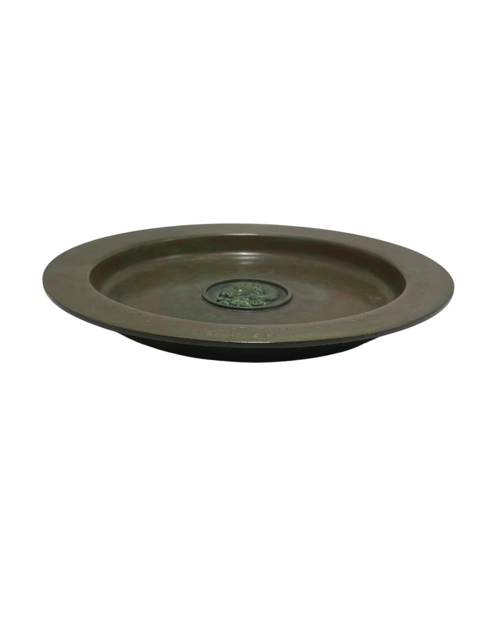 Large & heavy bronze decorative plate by Sune Bäckström in the 1930's.
(Engraved, see picture)
Contact us for any questions!