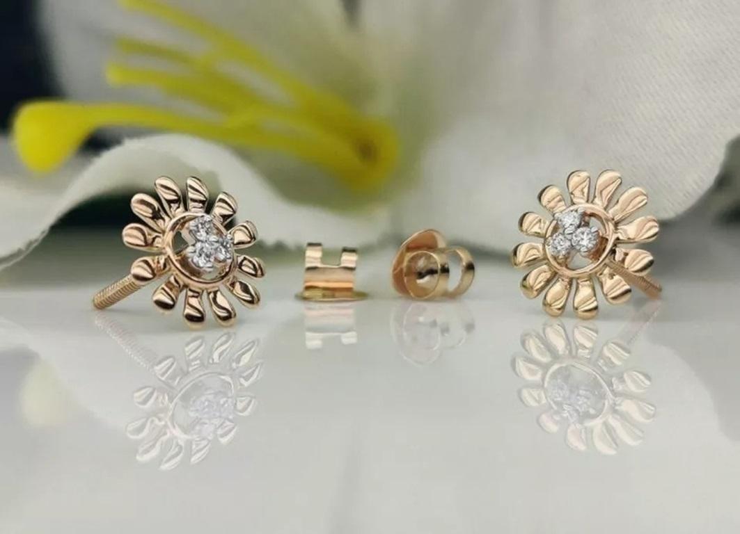 Orecchini a girasole in oro massiccio 14k Piccole borchie con diamante Gioielli con orecchio a girasole
Leggero, può essere indossato tutti i giorni

Informazioni aggiuntive:
Metallo di base: Oro giallo, 14k
Forma della pietra principale: