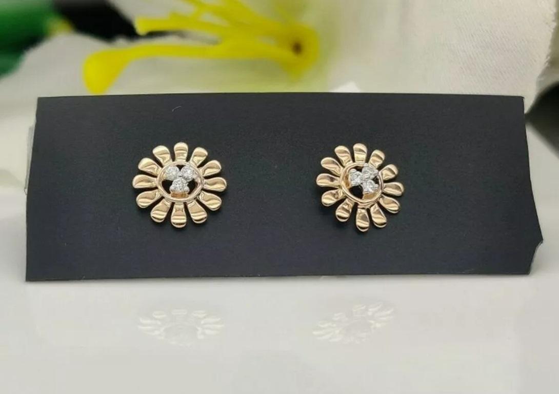 Orecchini a girasole in oro massiccio 14k con piccole borchie di diamanti In condizioni Nuovo in vendita a Chicago, IL
