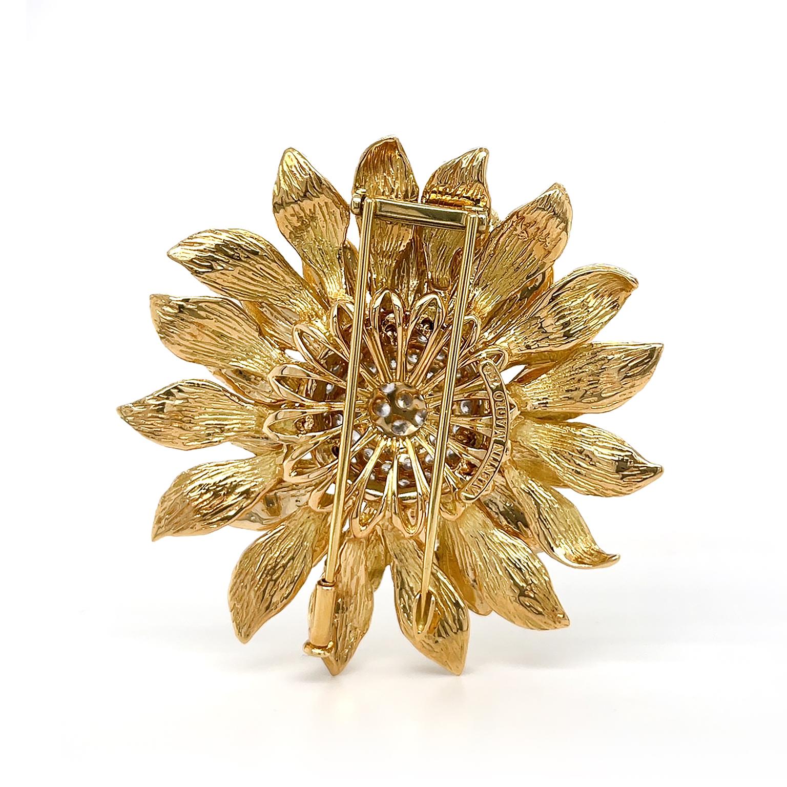 Brilliant Cut 18K Yellow Gold Sunflower Diamond Brooch For Sale