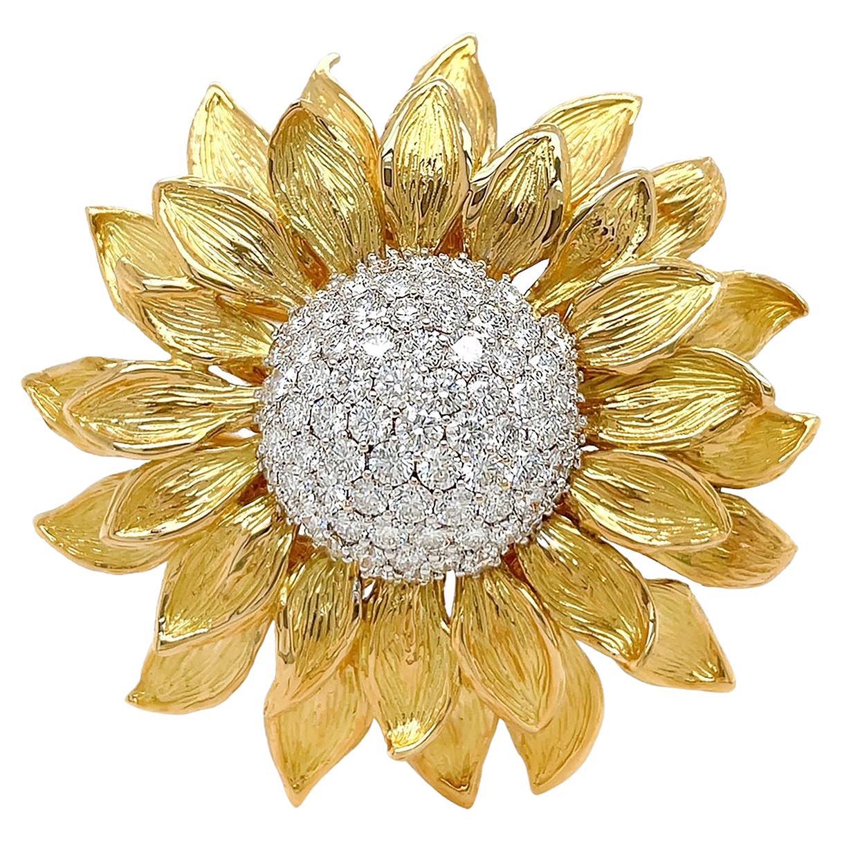 18K Yellow Gold Sunflower Diamond Brooch For Sale