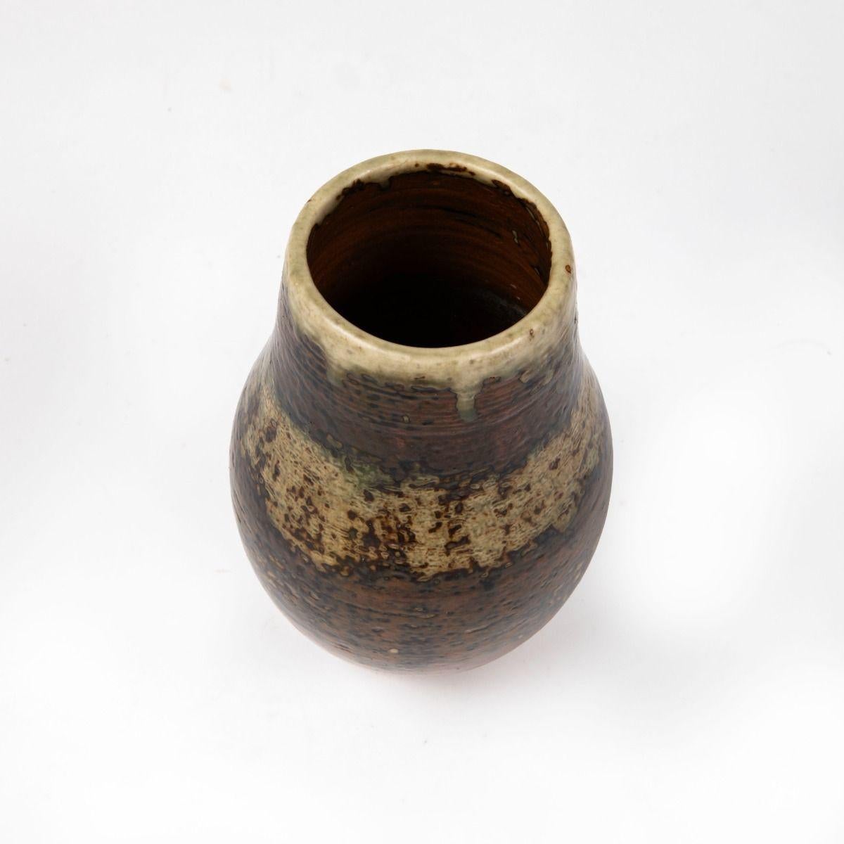 Danois Vase en grès émaillé Sung par Kresten Bloch pour Royal Copenhagen en vente