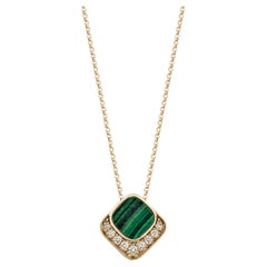 Sunita Nahata Malachite 0.71 carats Pendentif 18 carats avec diamant blanc.