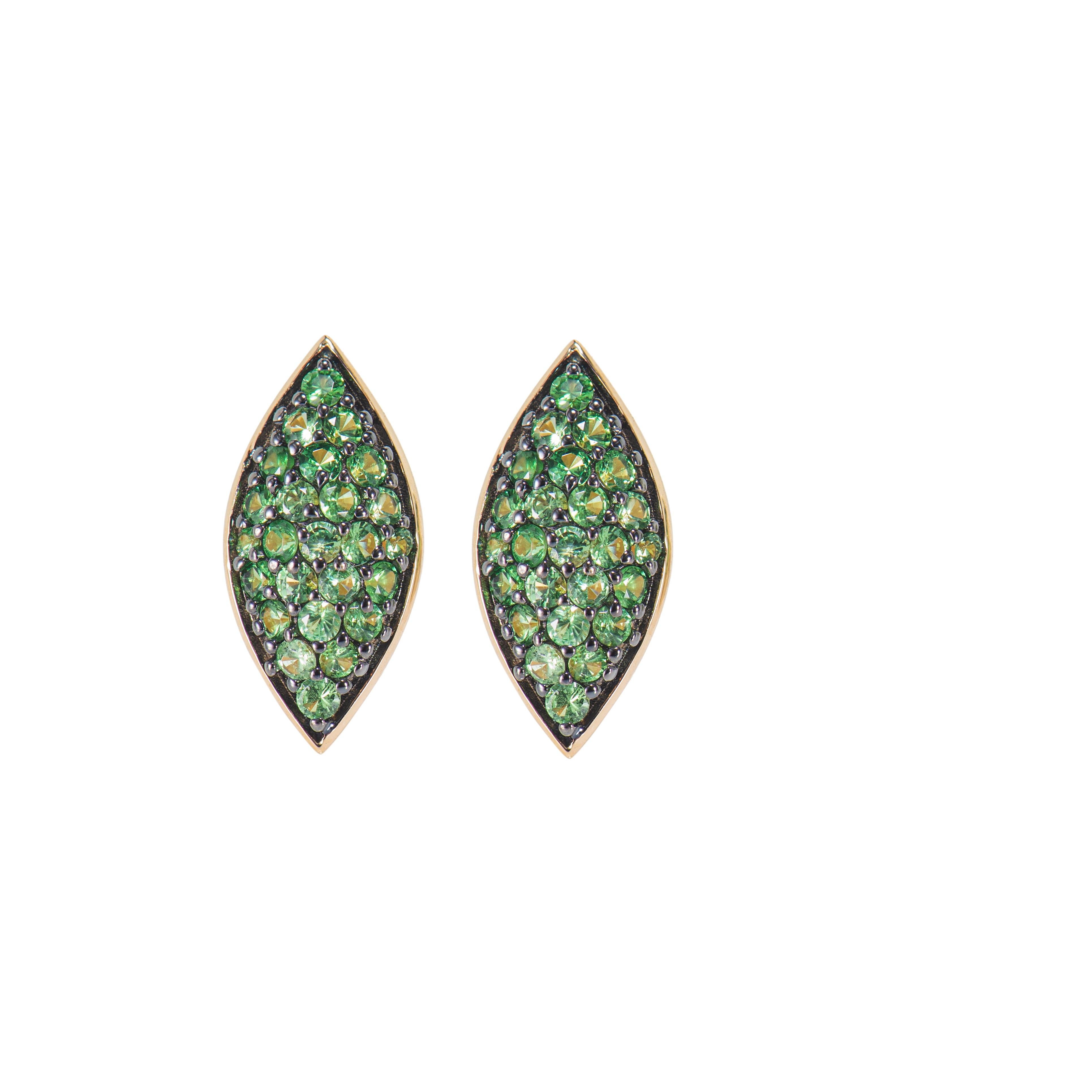 Contemporaneo Sunita Nahata Tsavorite 0,71ct. Orecchini in oro giallo 14 carati. in vendita
