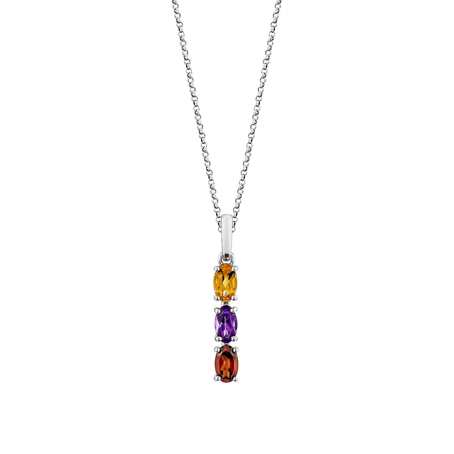 Ce pendentif de forme ovale est orné de citrines, d'améthystes et de grenats sertis dans de l'or blanc 14 carats. Mélange harmonieux de couleurs riches, cette pièce offre une déclaration audacieuse et élégante.

Pendentif en or blanc 14 carats avec