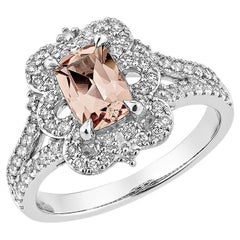 Sunita Nahata Rosa Morganit 0.87 Karat. Fancy Ring aus 18KWG mit Diamant.