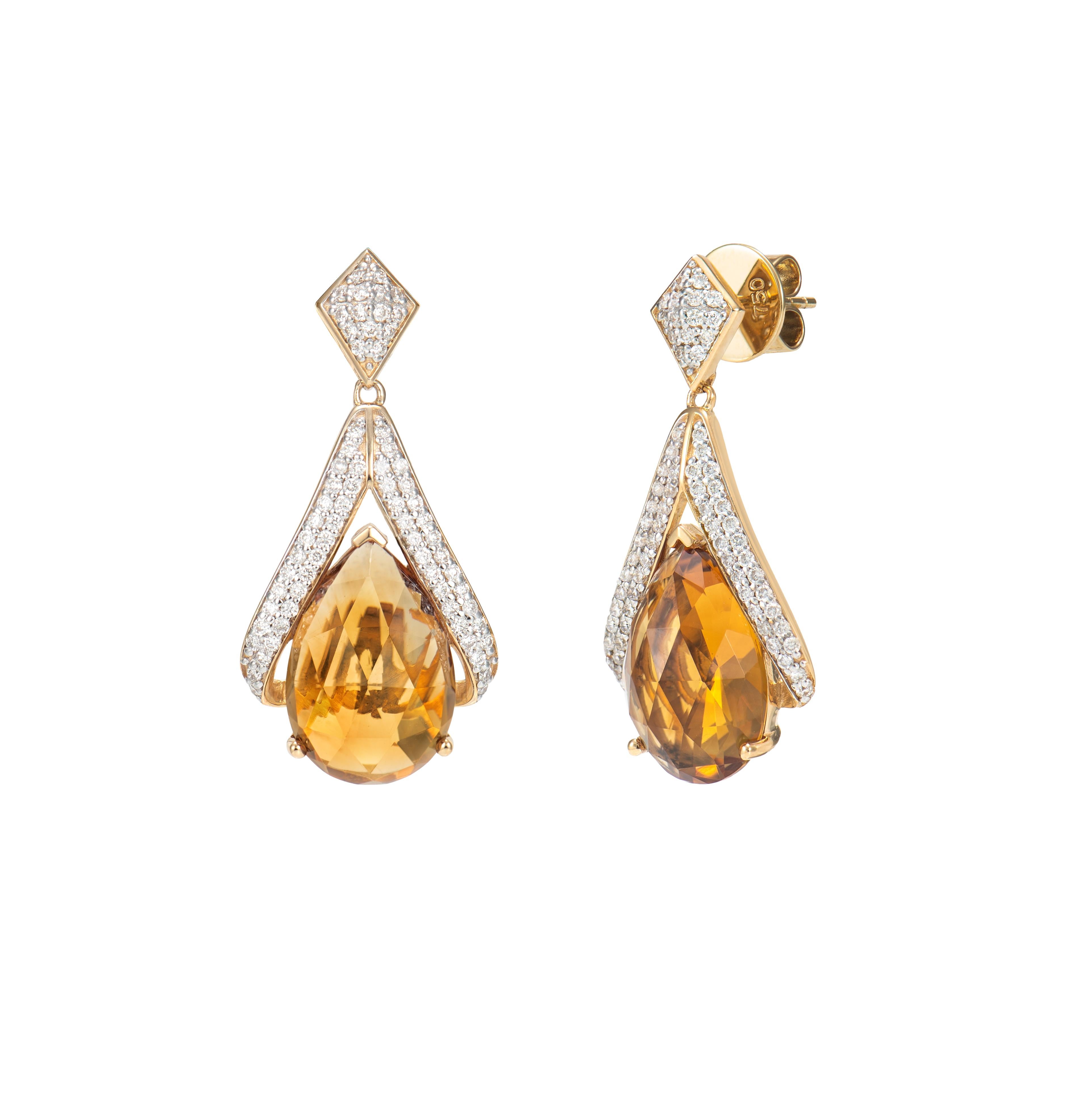 Taille poire Sunita Nahata Honey Quartz 11,79ct. Boucle d'oreille pendante en 18KYG avec diamant. en vente