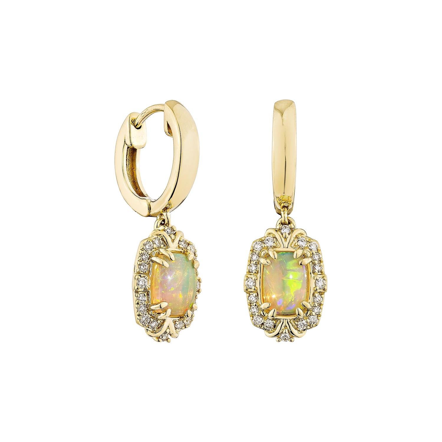 Sunita Whiting présente une étonnante boucle d'oreille en opale éthiopienne cabochon, ornée de diamants blancs. Cette pierre précieuse, réputée pour son importance historique, est censée apporter chance, protection et espoir divin. Ses bienfaits