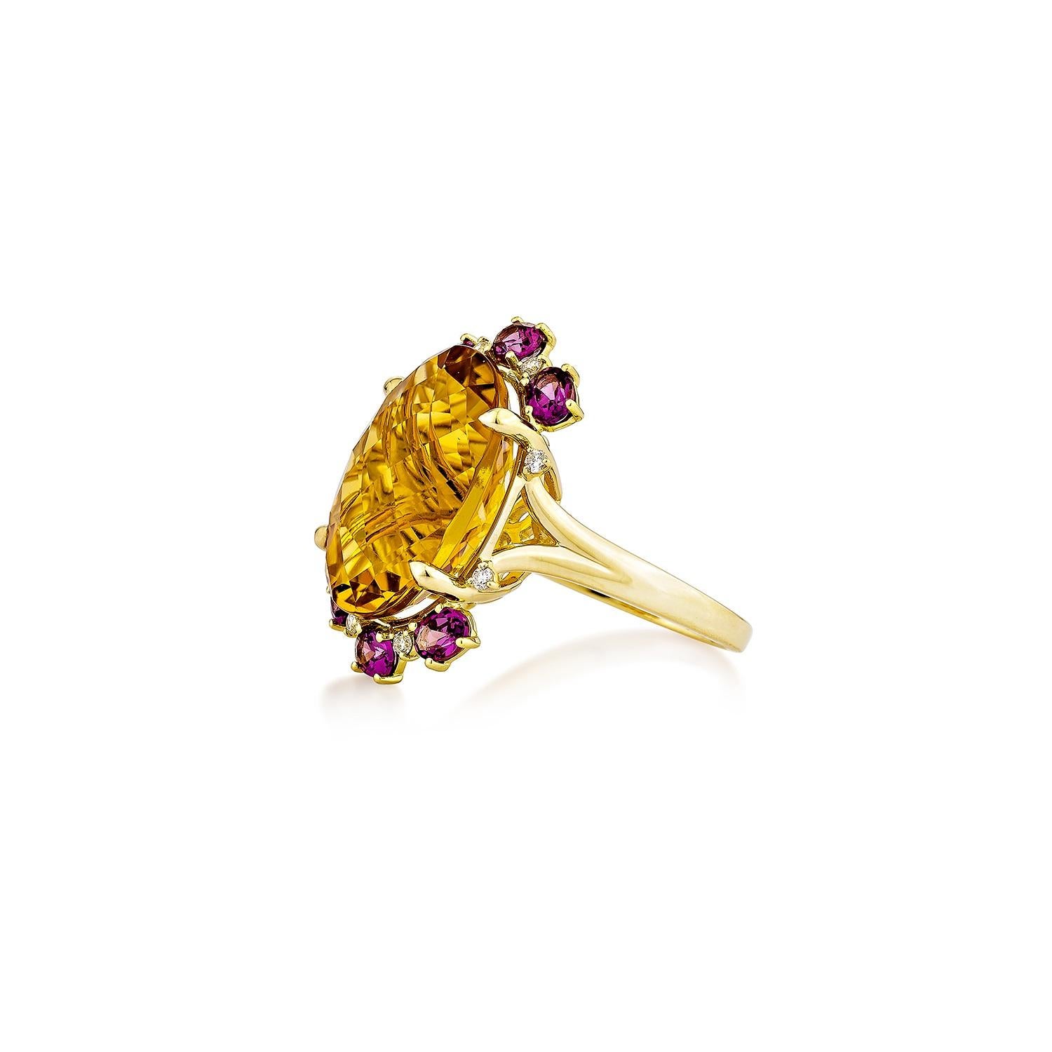 Oval Cut Sunita Nahata Citrine & Rhodolite 12.30ct. Fancy Ring in 18KYG with Diamond. For Sale