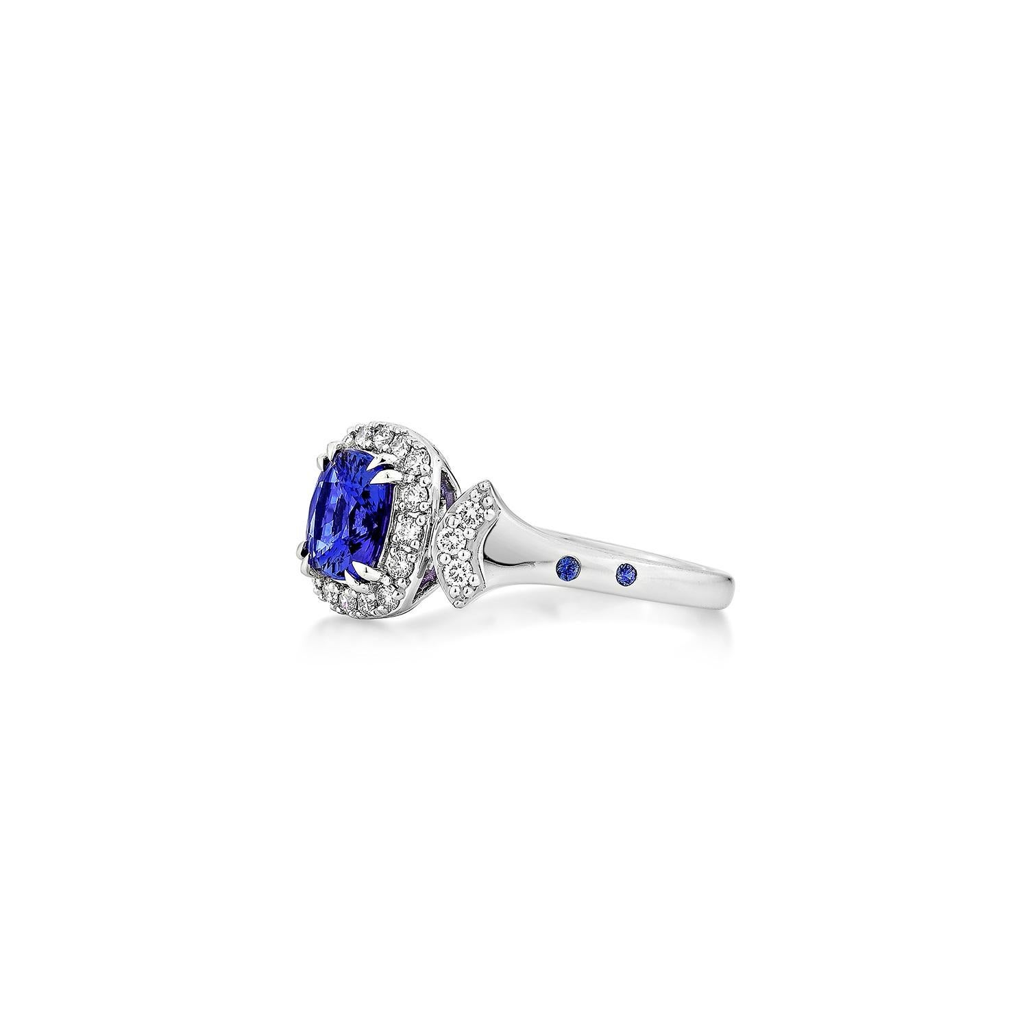 Sunita Nahata Tansanit & Blauer Saphir 1.32 Karat. Ring aus 18KWG mit Diamant. (Kissenschliff) im Angebot