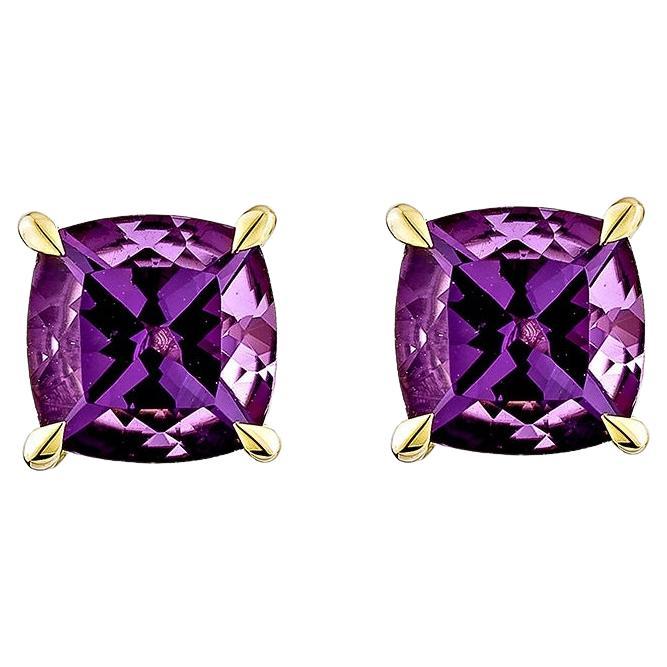 Sunita Nahata Amatista 1.72ct. Pendiente de oro amarillo de 14 quilates.