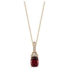 Sunita Nahata Rhodolite 1.89 carats Pendentif en 14 carats avec diamant blanc.