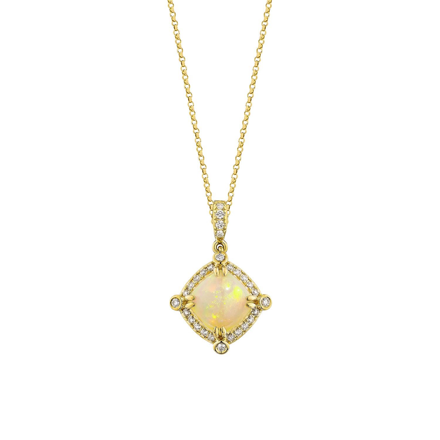 Sunita Whiting présente un étonnant pendentif en cabochon d'opale éthiopienne, orné de diamants blancs. Cette pierre précieuse, réputée pour son importance historique, est censée apporter chance, protection et espoir divin. Ses bienfaits