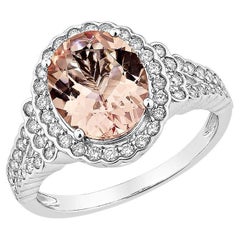 Sunita Nahata Morganita rosa 1.99 ct. Anillo de fantasía en 18KWG con diamante.