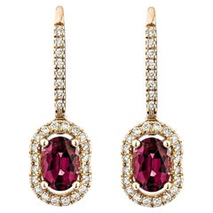 Sunita Nahata Rhodolite 2.09 carats Boucles d'oreilles en 14 carats avec diamant blanc.