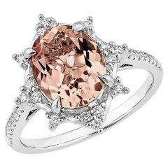 Sunita Nahata Rosa Morganit 2.22 Karat. Fancy Ring aus 18KWG mit Diamant.