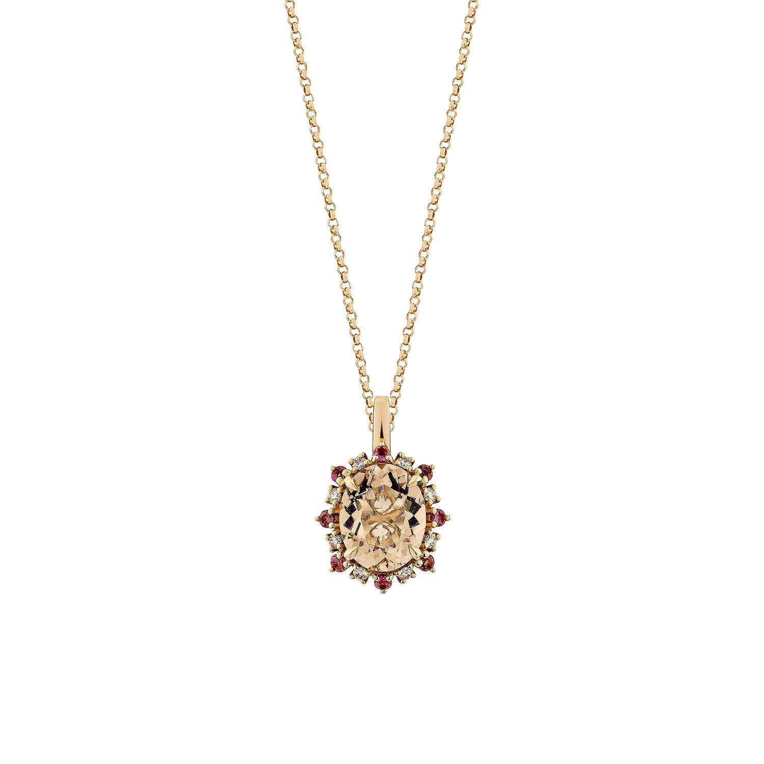 Questa collezione comprende una serie di Morganite, simbolo dell'amore e delle relazioni, che la rende una scelta eccellente per una varietà di applicazioni. Con tormalina rosa e diamanti bianchi, questo pendente è realizzato in oro rosa e presenta