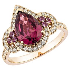Sunita Nahata Rodolita 2.38ct. Anillo de fantasía en 18KRG con diamante blanco.