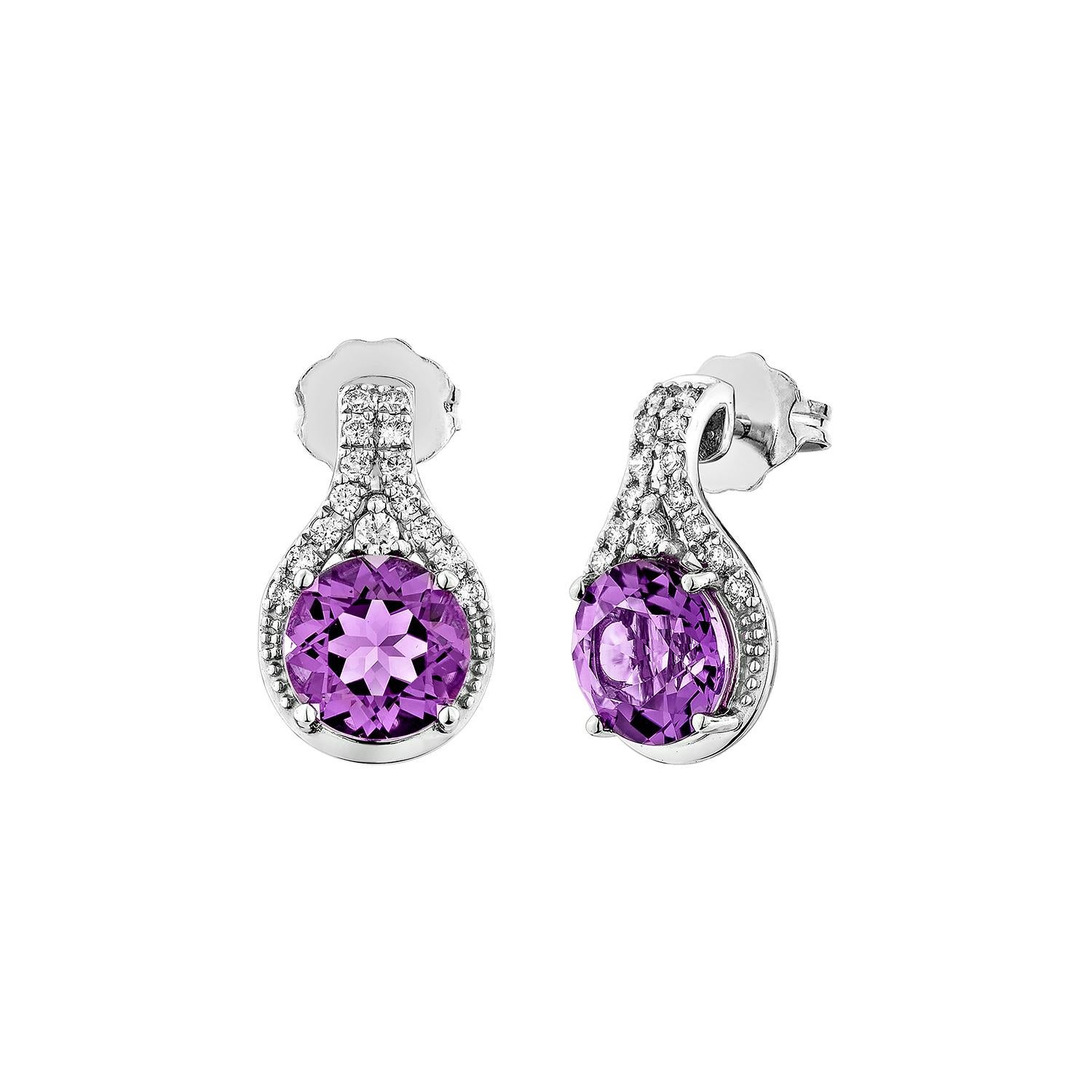 Taglio rotondo Sunita Nahata Ametista 2.45ct. Orecchino a goccia in 14KWG con diamante bianco. in vendita