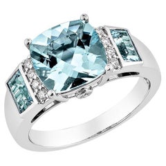 Sunita Nahata Aigue-marine 2.45ct. Bague fantaisie en 14 carats avec diamants