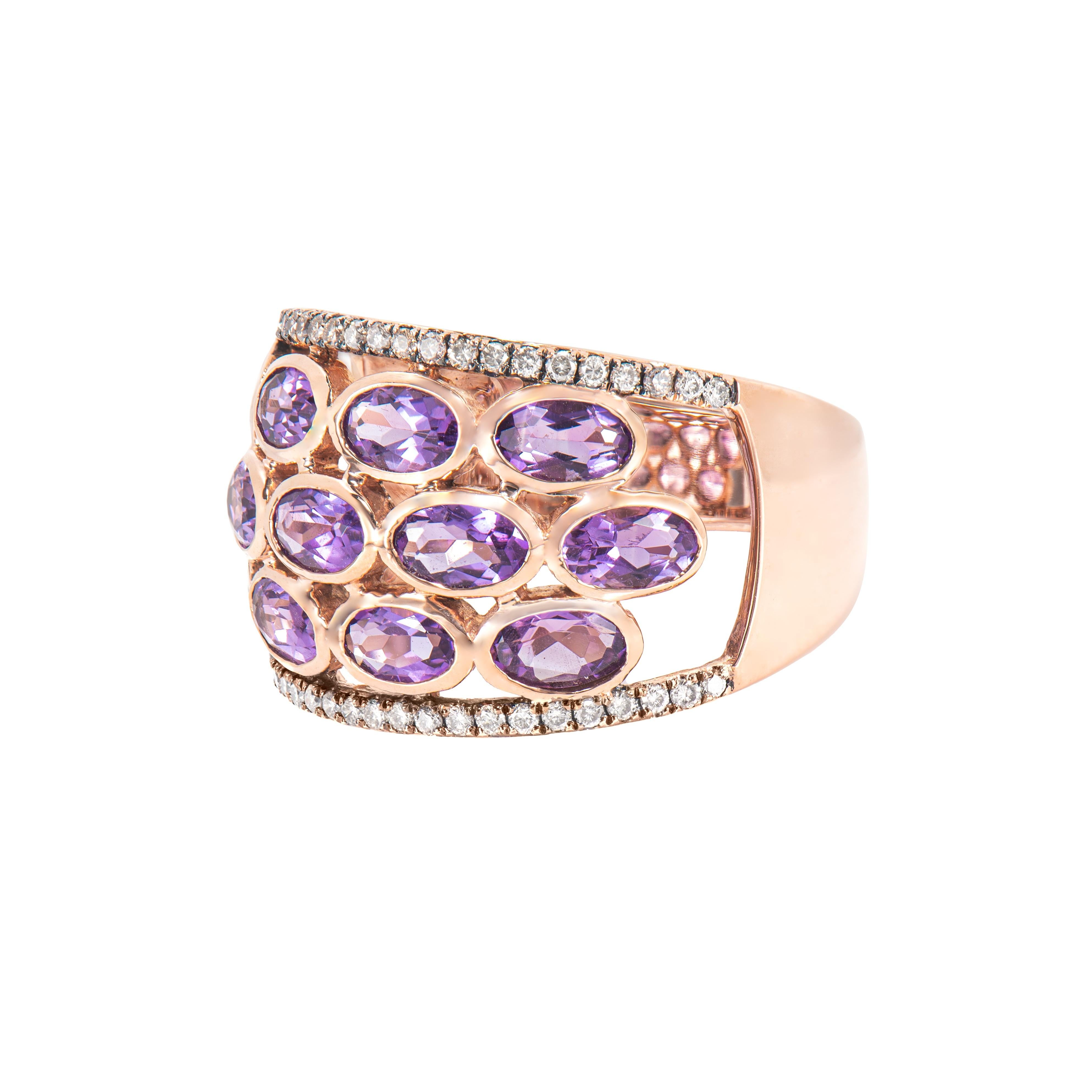 Taglio ovale Sunita Nahata Ametista 2.67ct. Anello in 14KRG con diamante marrone. in vendita