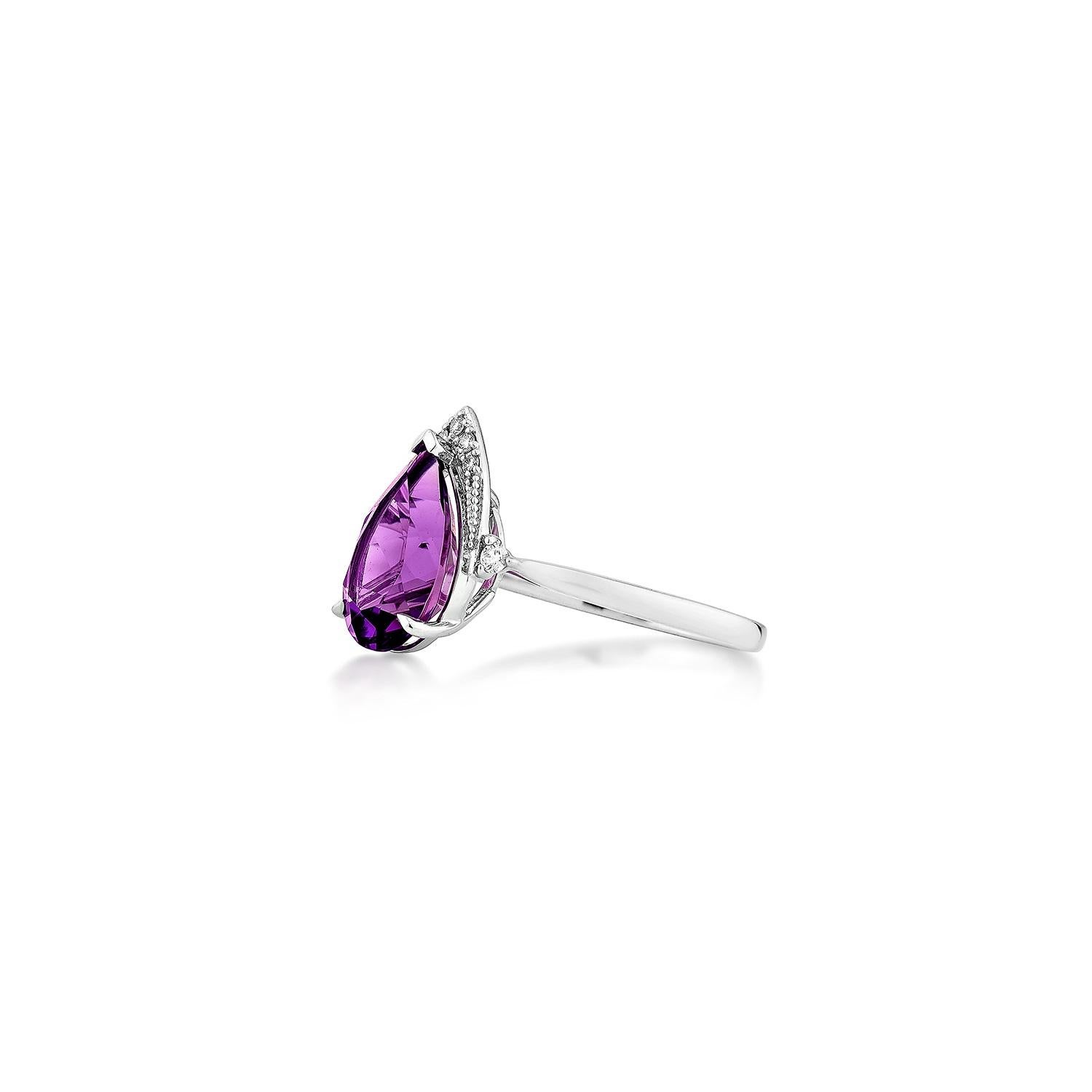 Sunita Nahata Amethyst 2.68 Karat. Fancy Ring in 14KWG mit weißem Diamant. (Tropfenschliff) im Angebot