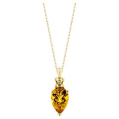 Sunita Nahata Citrine 2.71 carats Pendentif en 14 carats avec diamant blanc.
