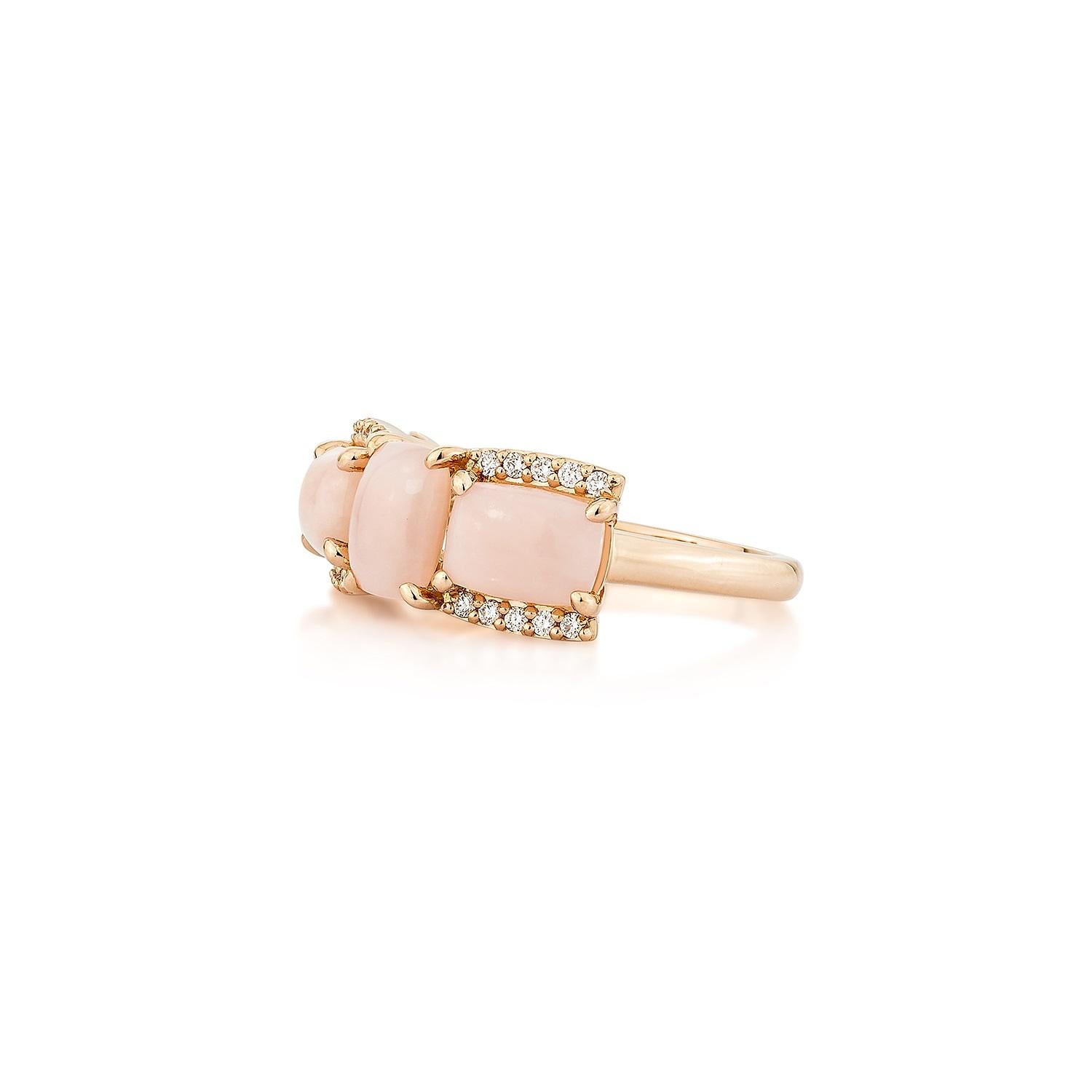 Sunita Nahata Drei rosa Opal 2,74ct. Fancy Ring aus 18KRG mit weißem Diamant. (Kissenschliff) im Angebot