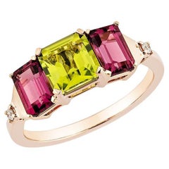 Sunita Nahata Peridoto e Rodolite 2.86ct. Anello fantasia in 18KRG con diamante.
