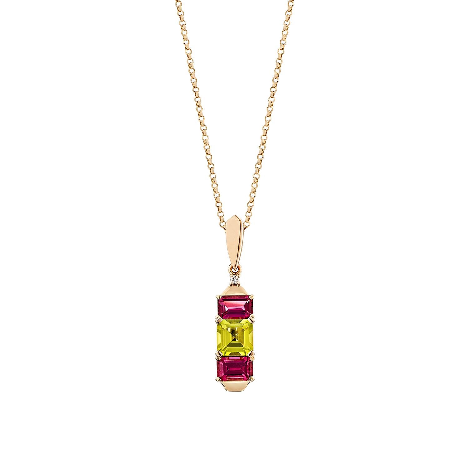 Taglio ovale Sunita Nahata Peridoto e Rodolite 2,87ct. Ciondolo in 18KRG con diamante. in vendita
