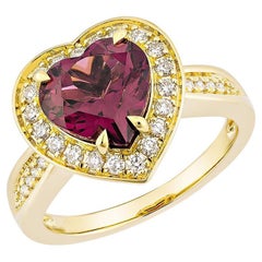 Sunita Nahata Rhodolith 2.93ct. Fancy Ring aus 18KYG mit weißem Diamant.