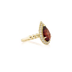 Sunita Nahata Grenat rouge 3.10ct. Bague fantaisie en 14 carats avec diamants