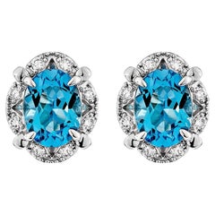 Sunita Nahata Schweizer Blautopas 3,11 Karat. Ohrstecker aus 14KWG mit Diamanten.