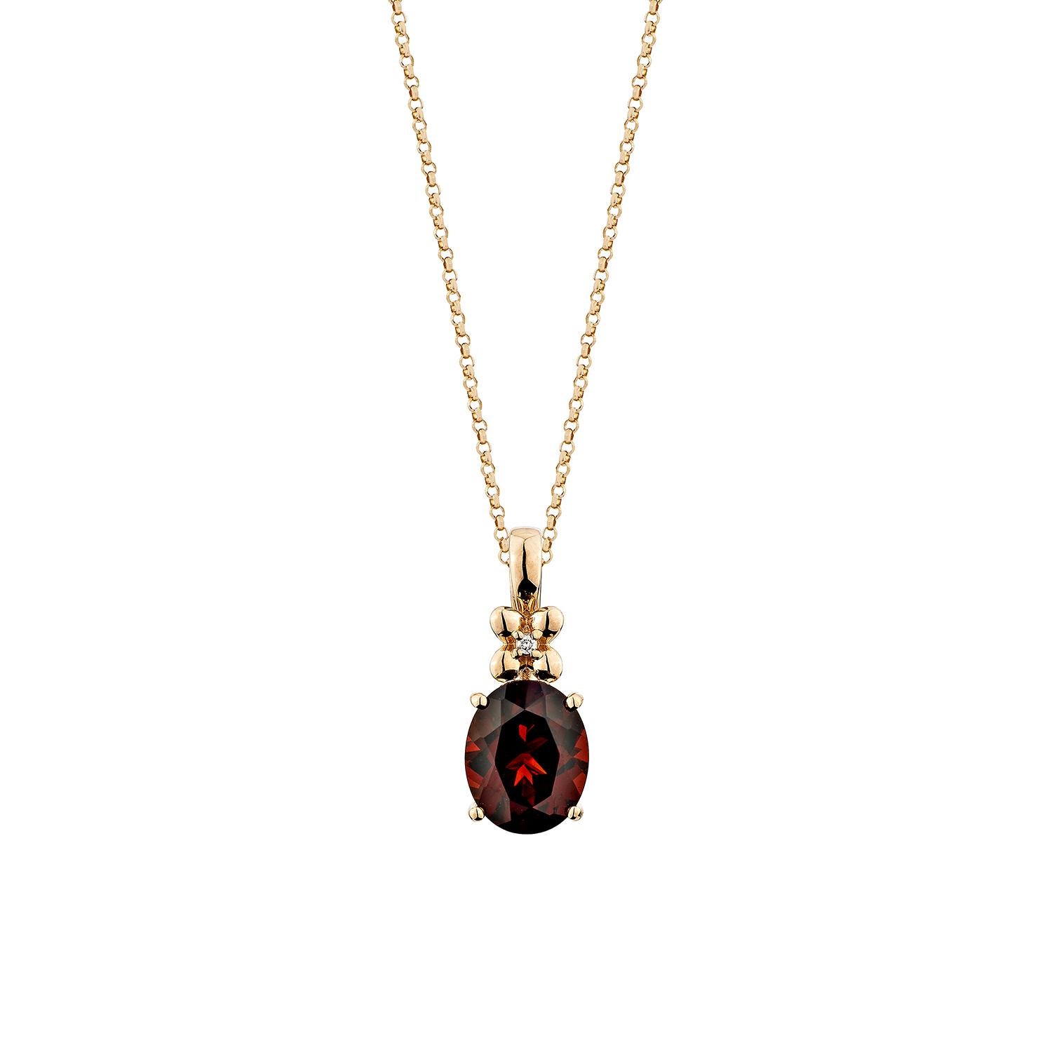 Présenté Un joli pendentif en grenat rouge est parfait pour les personnes qui souhaitent le porter à n'importe quelle occasion ou célébration. Son grenat captivant et son diamant blanc sertis en or rose 14 carats sont destinés à charmer les cœurs et