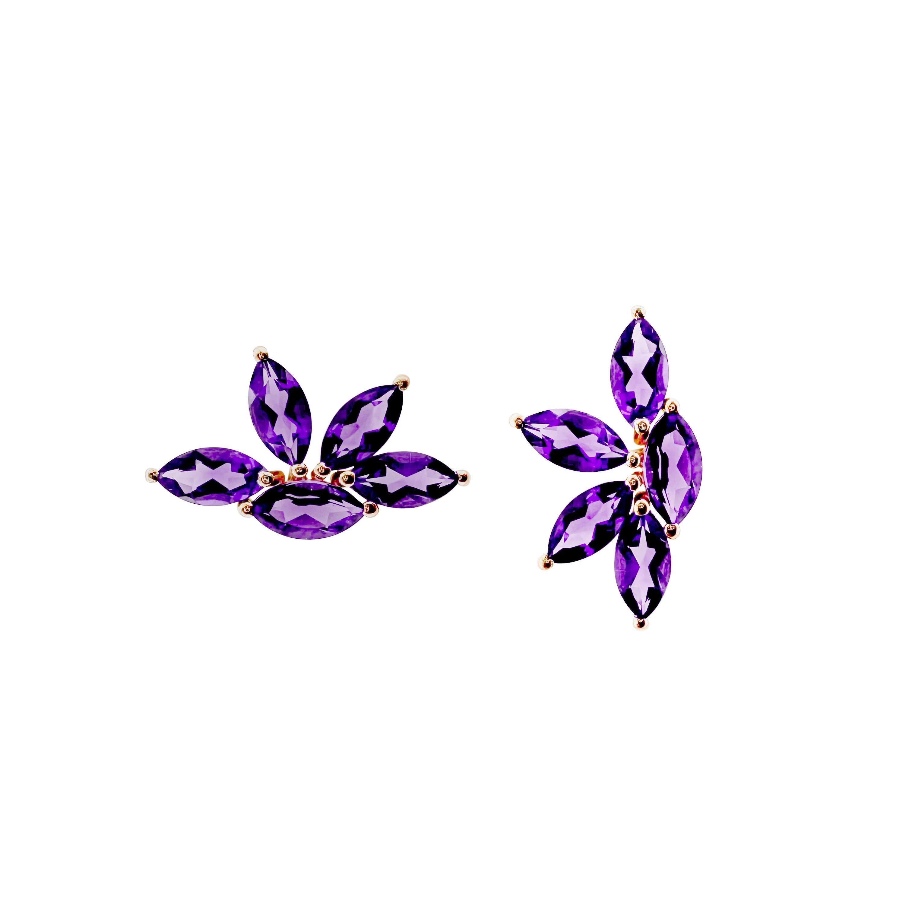 Présenté Un bel ensemble d'améthystes pour les personnes qui apprécient la qualité et veulent le porter en toute occasion ou célébration. Boucles d'oreilles en or rose avec améthyste,  offrent une apparence classique et élégante.

Boucle d'oreille