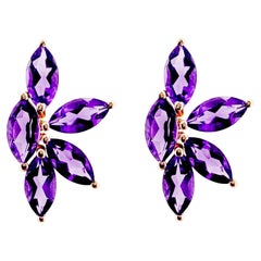 Sunita Nahata Amatista 3.25ct. Pendientes en 14KRG.