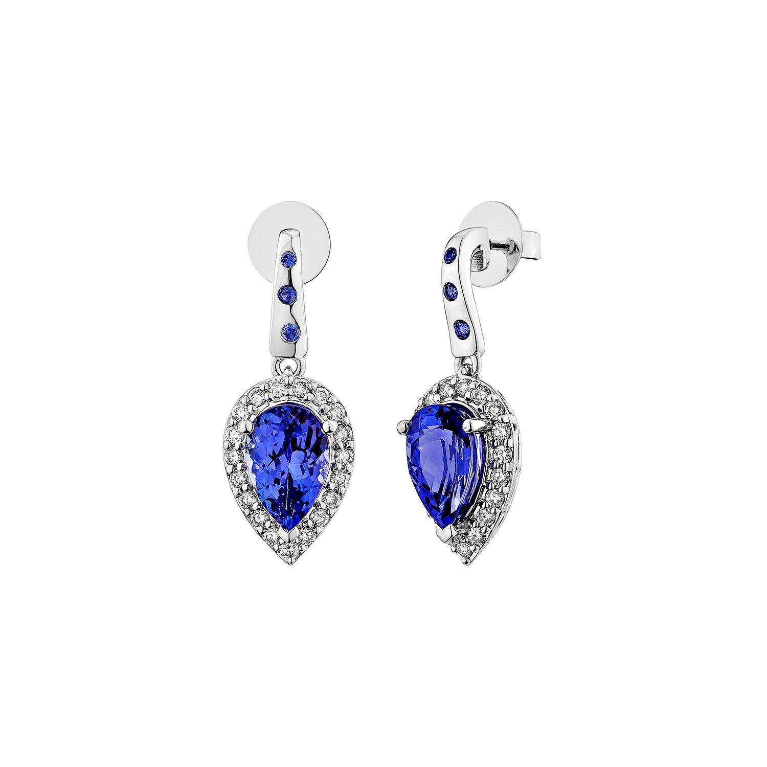 Taglio a goccia Sunita Nahata Tanzanite e Zaffiro 3.29ct. Orecchini a goccia in 18KWG con diamante. in vendita