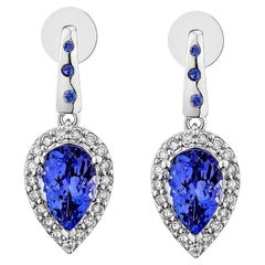 Sunita Nahata Tanzanite e Zaffiro 3.29ct. Orecchini a goccia in 18KWG con diamante.