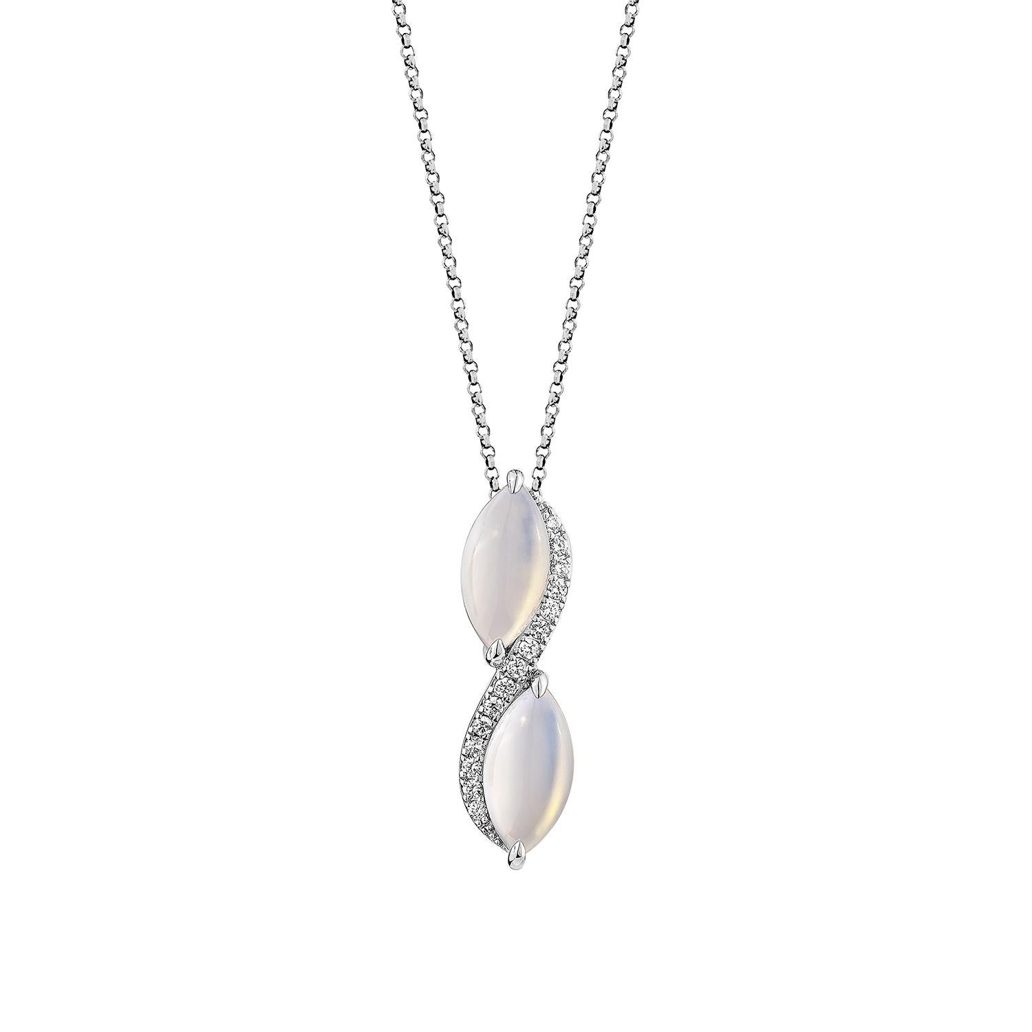 Découvrez l'élégance de notre pendentif en calcédoine bleue de la Collection Sunita Nahata. Parfaite pour ceux qui apprécient le calme et l'équilibre, la calcédoine bleue aide à gérer les émotions et à atteindre la paix. Ce pendentif présente une