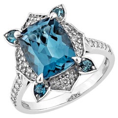 Sunita Nahata London Blue Topaze 3.60 carat Bague fantaisie en 14 carats avec diamants
