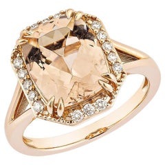 Sunita Nahata Morganite 3.60 carats Bague fantaisie en 18KRG avec diamant.