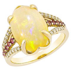Sunita Nahata Ópalo y turmalina rosa 4.05 ct. Anillo Fantasía en 18KYG con Diamante