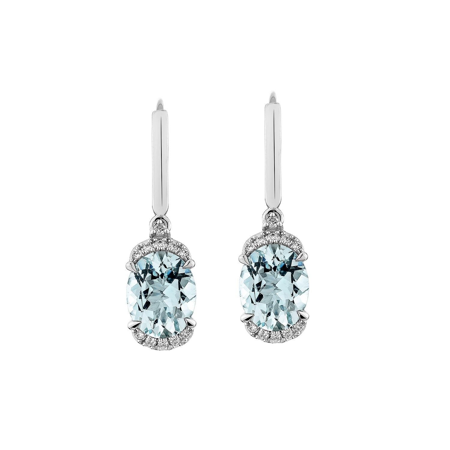Contemporaneo Sunita Nahata Acquamarina 4.19ct. Orecchini a goccia in 18KWG con diamante. in vendita