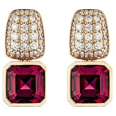 Sunita Nahata Rodolite  4,25ct. Orecchino a goccia in 18KRG con diamante bianco.