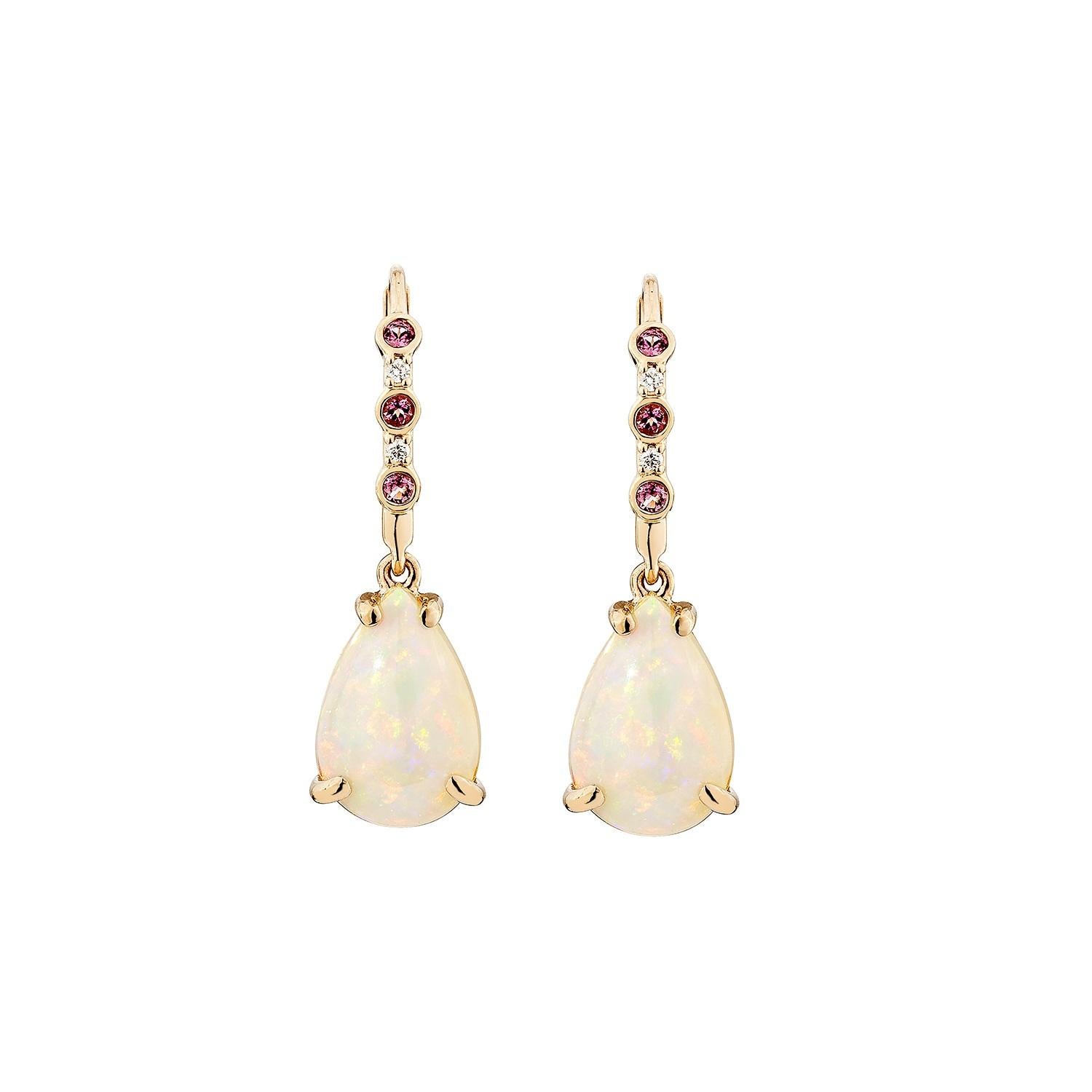Contemporain Sunita Nahata opale 4.44 carats. Boucles d'oreilles en or 18 carats avec tourmaline rose et diamant en vente