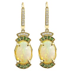Sunita Nahata Opal 4.63 Karat. Tropfenohrring aus 18KRG mit Tsavorit und Diamant.